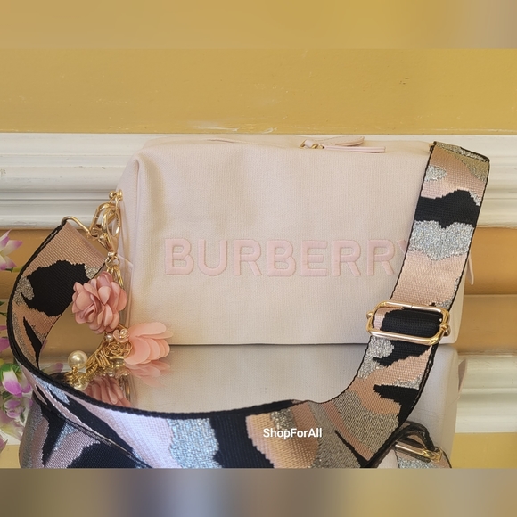 Burberry Pouch converted into to shoulder bag or cross body - Picture 2 of 16